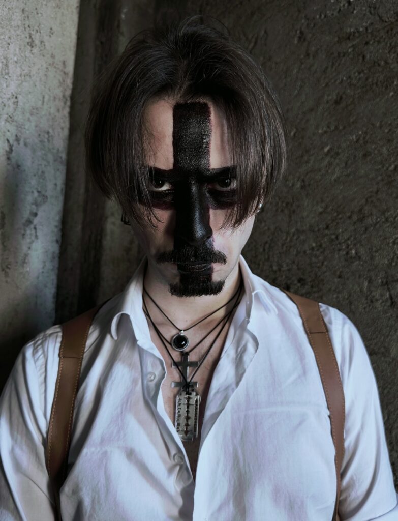 Scopri di più sull'articolo L’elegante principe del gothic rap italiano Trunchell, Etc., torna con “Camera n9”, il suo nuovo singolo