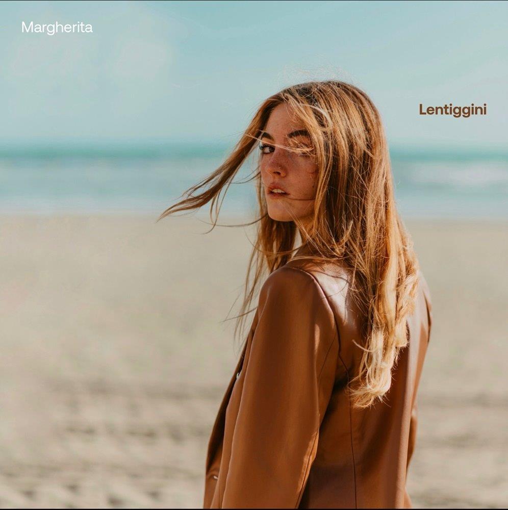 Al momento stai visualizzando Margherita presenta il nuovo singolo “Lentiggini”
